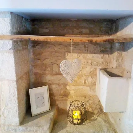 Rustic 2-bed Near Sleeps 4 * Chef-Boutonne