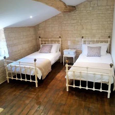 Rustic 2-bed Near Sleeps 4 Chef-Boutonne